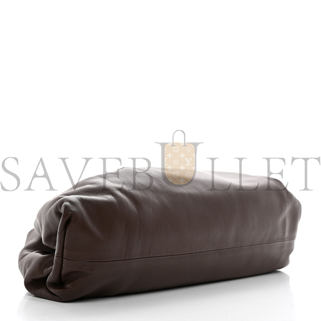 BOTTEGA VENETA SMOOTH BUTTER CALF THE POUCH OVERSIZED CLUTCH BROWNIE (39*19*9cm)