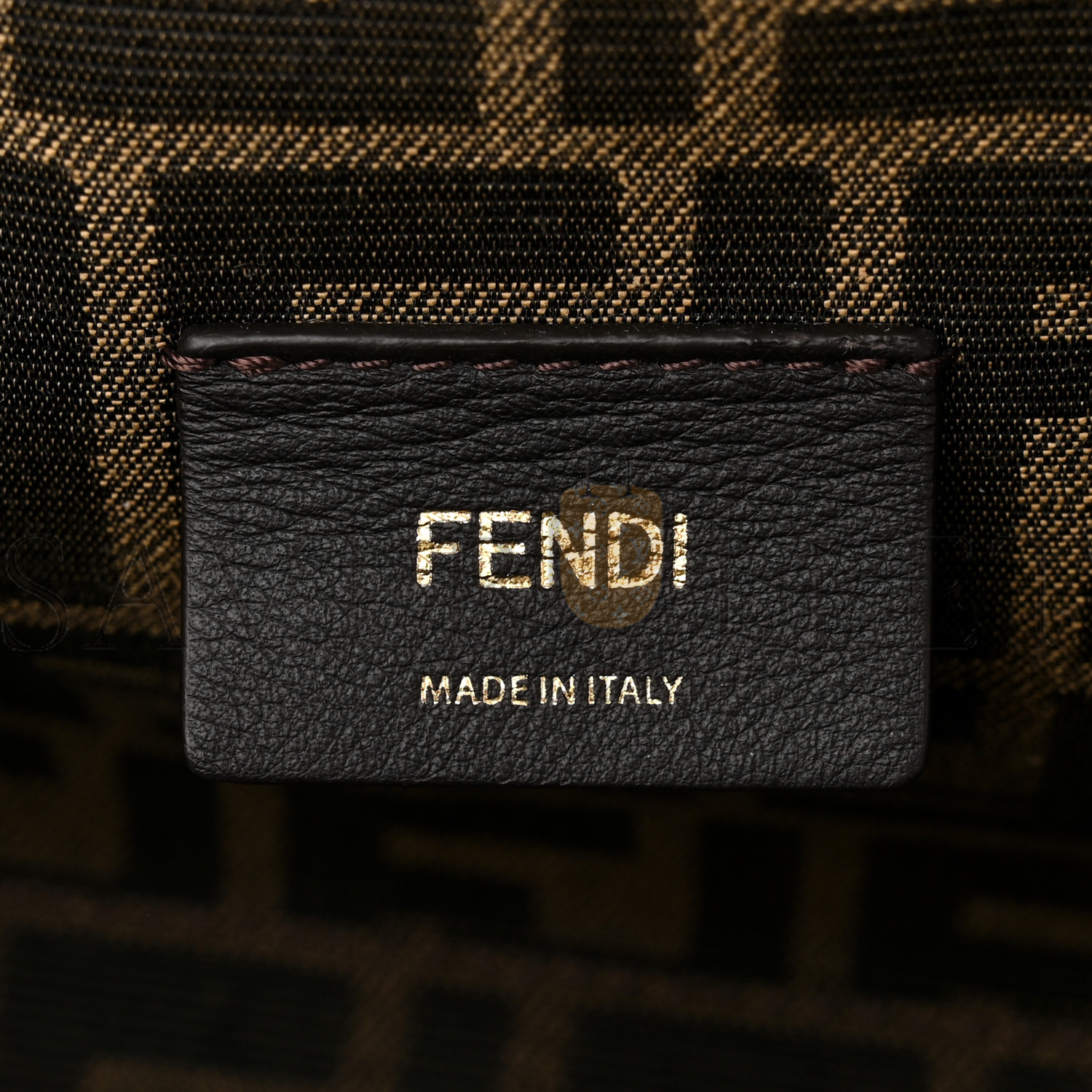 FENDI SHINY NAPPA SNAKESKIN SMALL FENDI FIRST SAND MAKE UP (26*18*9.5cm)