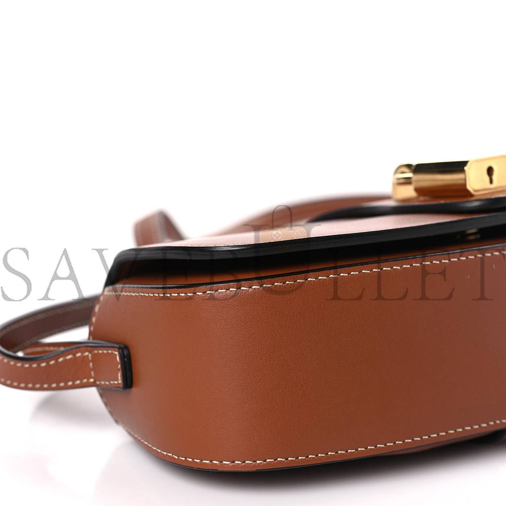 CELINE SMOOTH CALFSKIN TABOU CLUTCH ON STRAP TAN (20*10*5cm)