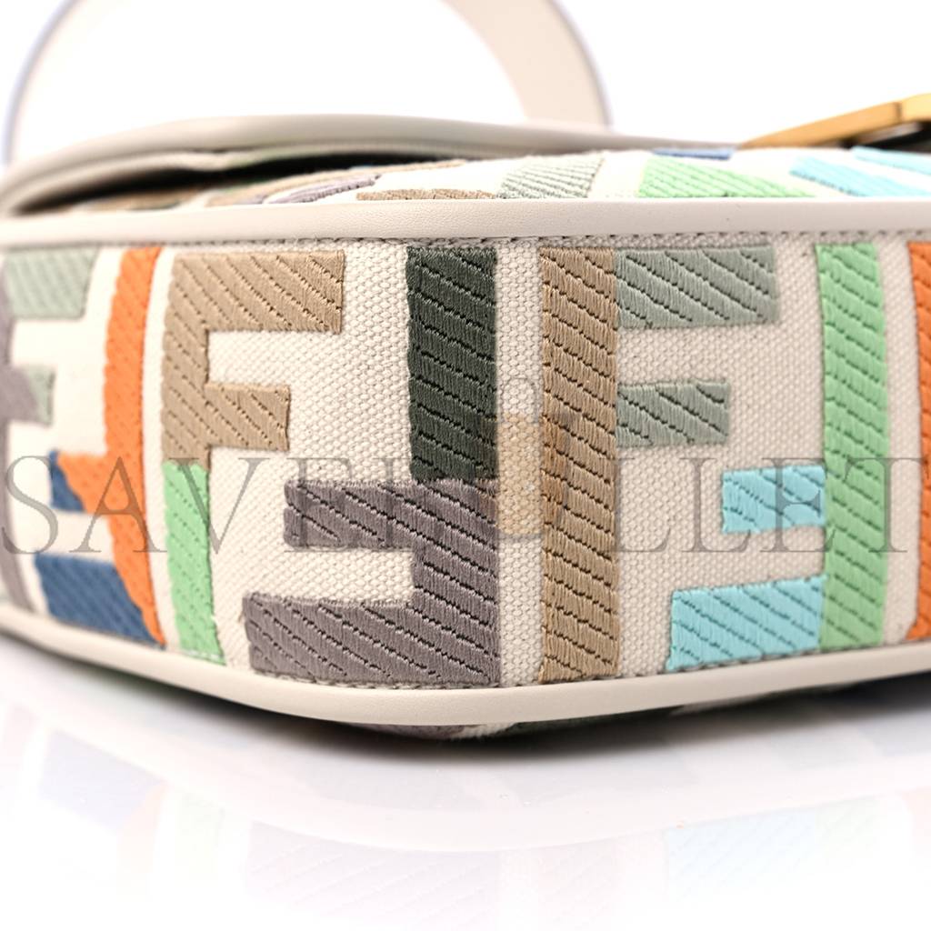 FENDI KUBAN CANVAS VITELLO KING FF EMBROIDERED BAGUETTE LATTE MULTICOLOR (27*13*6cm)